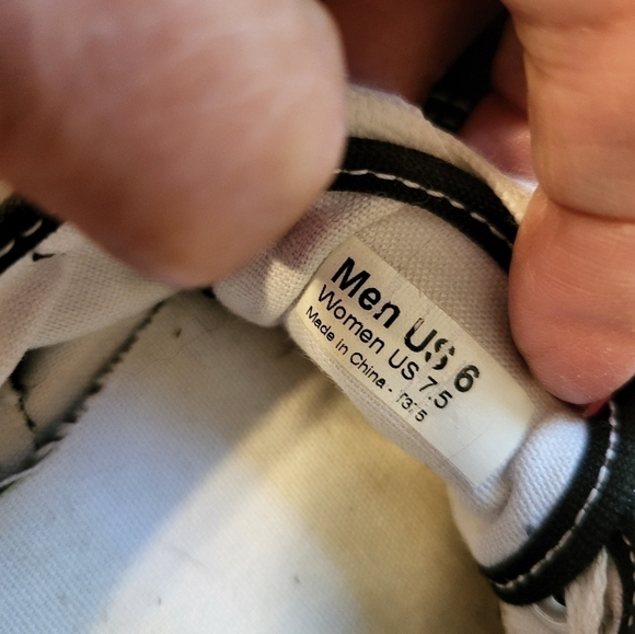 VAN'S Navy OFF the wall size 6 mens or women's 7.5 - Picture 6 of 13